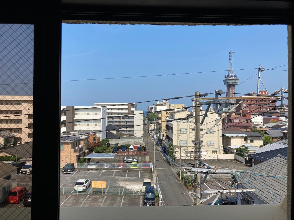 J-Hoppers Beppu Guesthouse ジェイホッパーズ別府ゲストハウス מראה חיצוני תמונה
