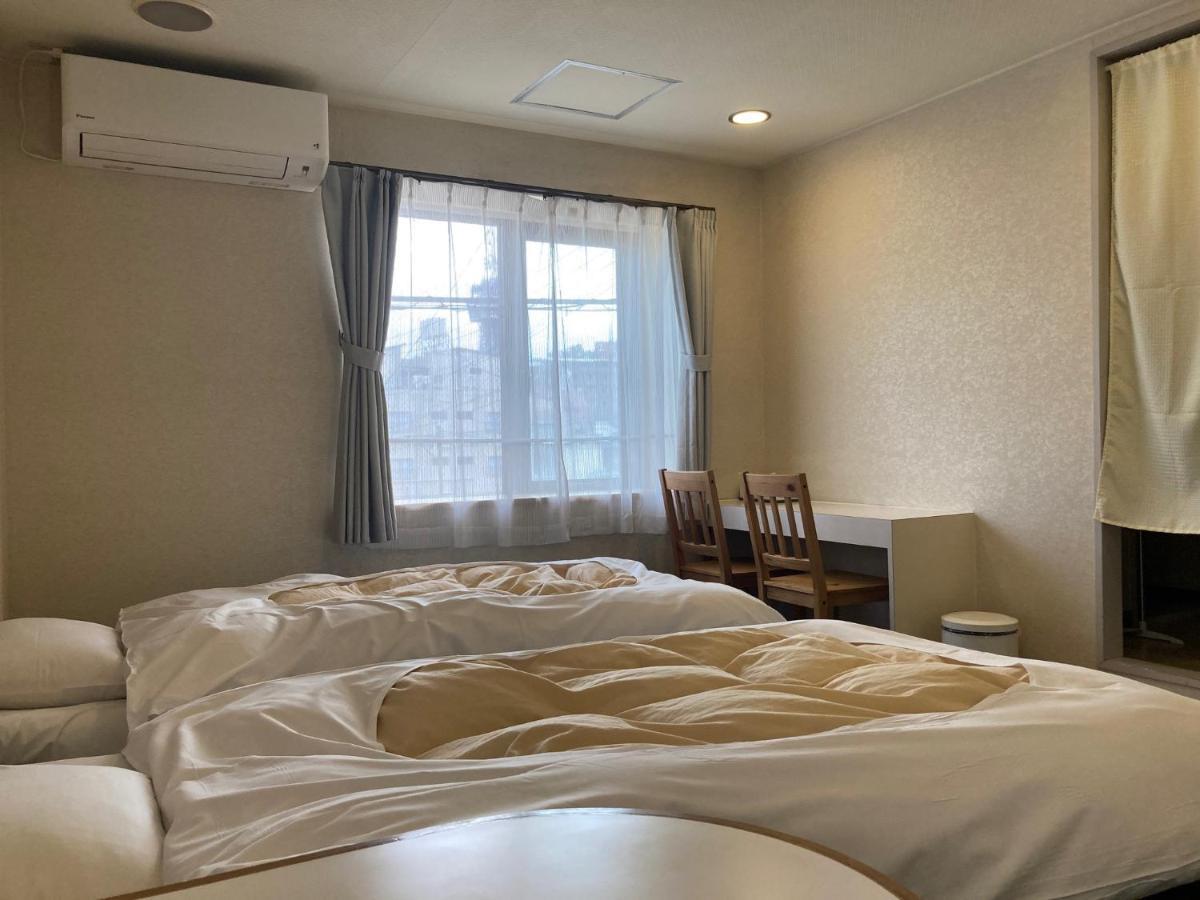 J-Hoppers Beppu Guesthouse ジェイホッパーズ別府ゲストハウス מראה חיצוני תמונה