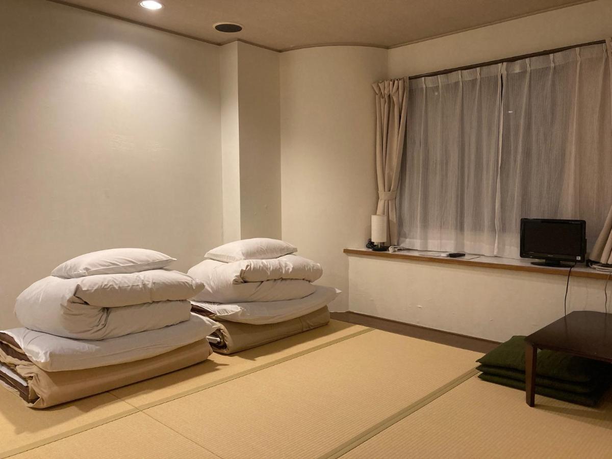 J-Hoppers Beppu Guesthouse ジェイホッパーズ別府ゲストハウス מראה חיצוני תמונה