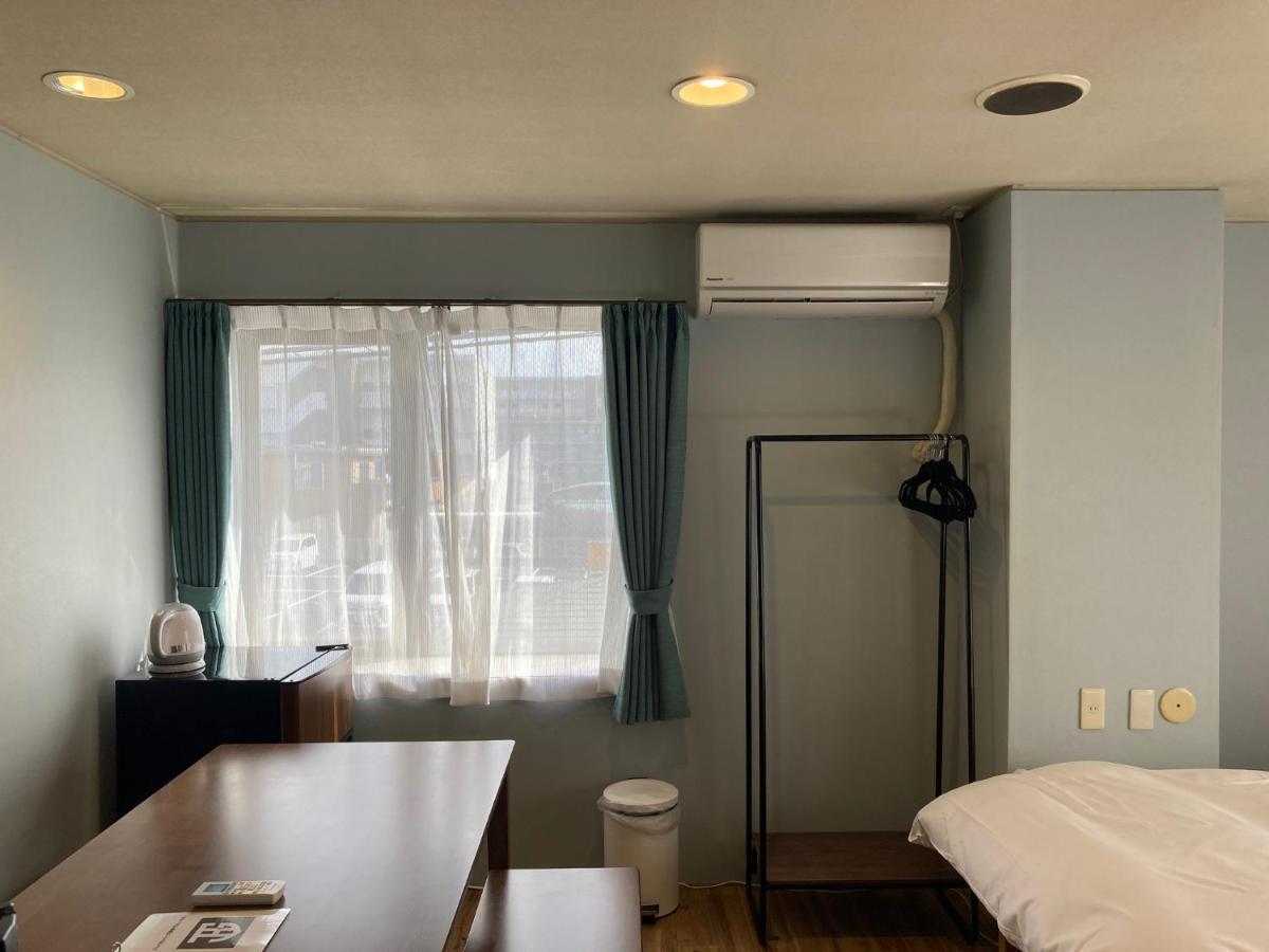 J-Hoppers Beppu Guesthouse ジェイホッパーズ別府ゲストハウス מראה חיצוני תמונה