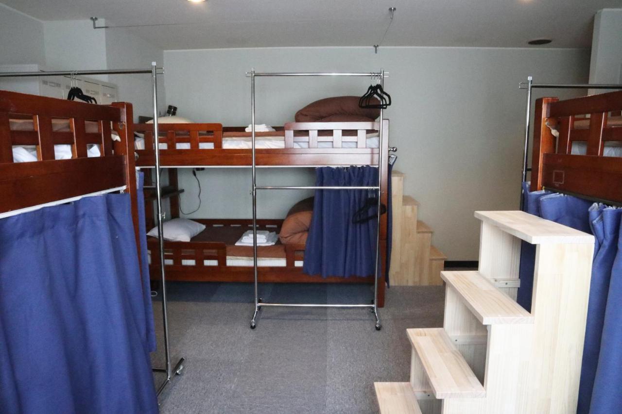 J-Hoppers Beppu Guesthouse ジェイホッパーズ別府ゲストハウス מראה חיצוני תמונה