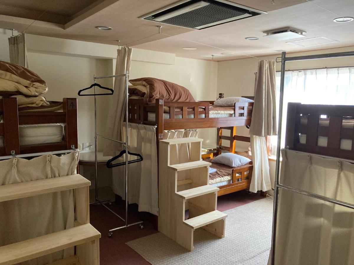 J-Hoppers Beppu Guesthouse ジェイホッパーズ別府ゲストハウス מראה חיצוני תמונה